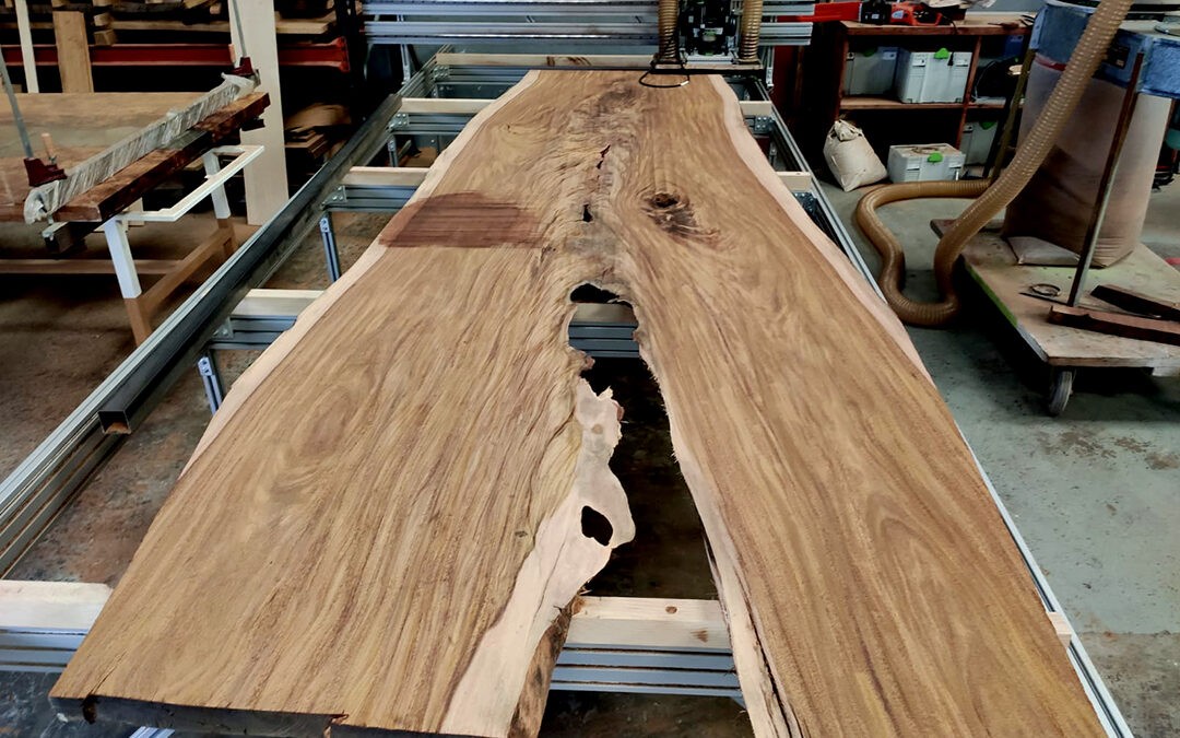 Creando una mesa SIKU: cómo elaboramos nuestros tableros de madera natural